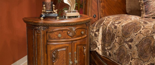 Тумбочка прикроватная